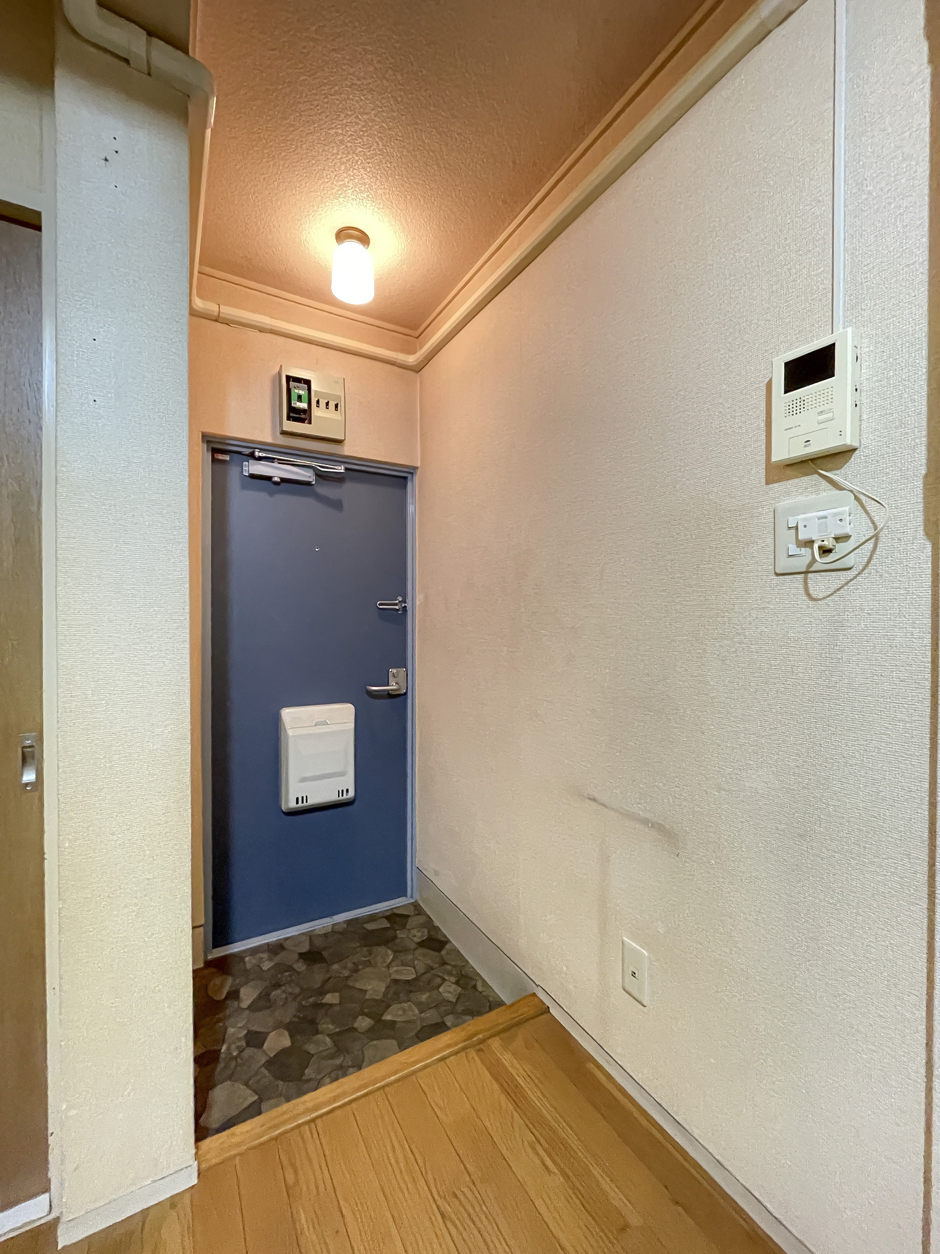 桜台マイコーポの入口室内写真