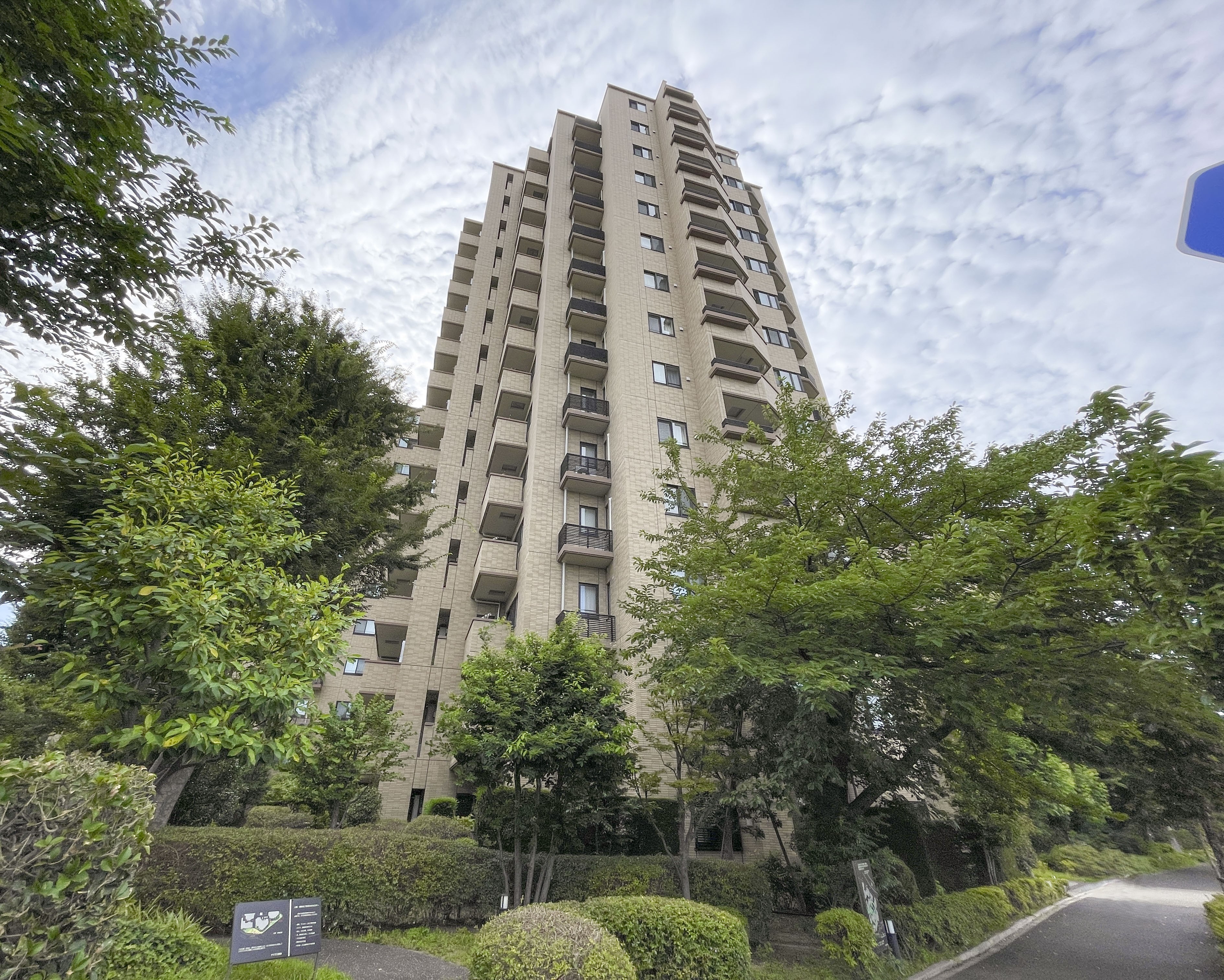 高層マンションの外観